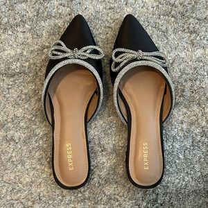 Express Pointy Toe Glitter Bow Flats 8 NWOT